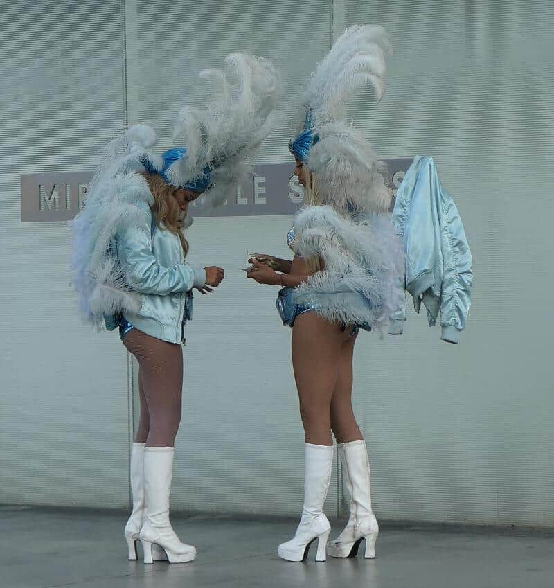 Showgirls op the Las Vegas Strip waarmee je op de foto kan.